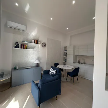 Azzurra Apartment *